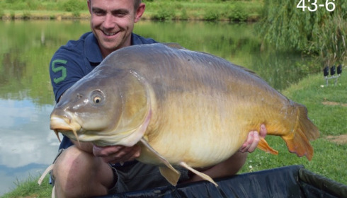 A 43 lb 6 oz carp from Mas Bas Main Lake, Fetcher, Apr 2015