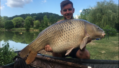 A 39 lb carp from Mas Bas Main Lake, Jun 2018