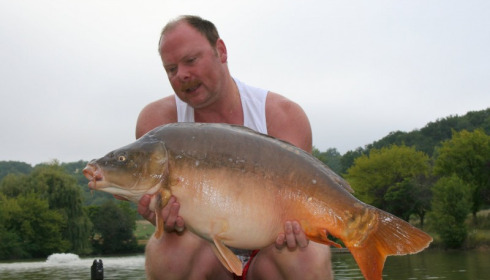 A 30 lb 6 oz carp from Mas Bas Main Lake, Sander Beijderwellen, Aug 2016
