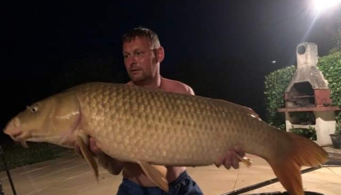 A 35 lb carp from Mas Bas Main Lake, Tony Halcrow, Jun 2022