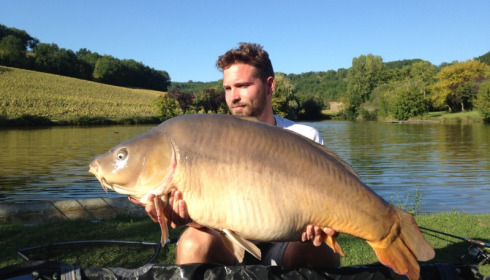 A 45 lb 8 oz carp from Mas Bas Main Lake, Graham Reid, Sep 2015