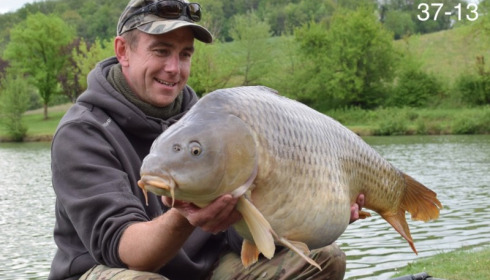 A 37 lb 13 oz carp from Mas Bas Main Lake, Fletcher, Apr 2015