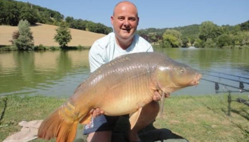A 41 lb 4 oz carp from Mas Bas Main Lake, Lance, Aug 2010