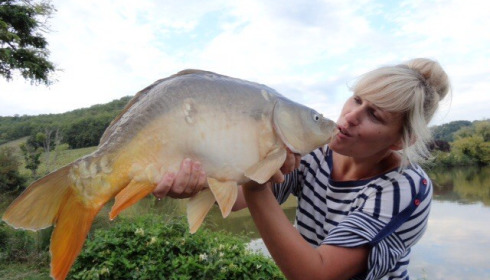 A 24 lb 4 oz carp from Mas Bas Main Lake, Graham Reid, Sep 2015
