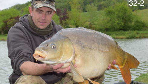 A 32 lb 2 oz carp from Mas Bas Main Lake, Fletcher, Apr 2015