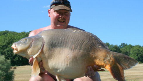A 42 lb carp from Mas Bas Main Lake, Sander Beijderwellen, Aug 2016