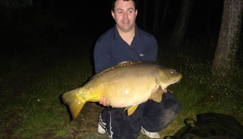 A 30 lb carp from Old Oaks, pb, May 2006