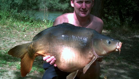 A 28 lb 10 oz carp from Old Oaks, Aug 2006