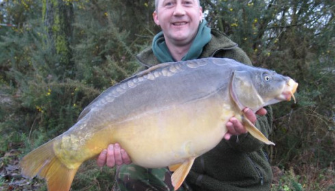 A 27 lb 8 oz carp from Old Oaks, Darrin, Mar 2006