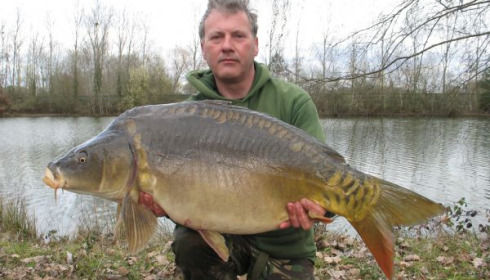 A 28 lb 4 oz carp from Old Oaks, Paul Ashley, Mar 2006