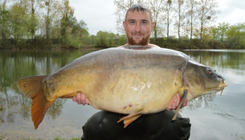 A 42 lb 10 oz carp from Old Oaks, Apr 2015