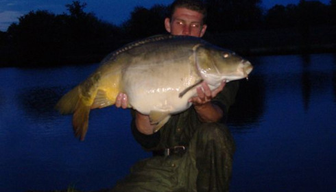 A 28 lb 12 oz carp from Old Oaks, May 2006