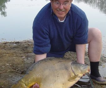 A 33 lb carp from Old Oaks, Apr 2006