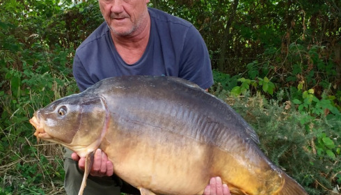 A 44 lb 10 oz carp from Old Oaks, Glen Brooks, Sep 2016