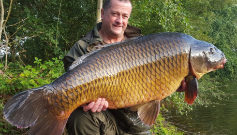 A 60 lb 1 oz carp from Old Oaks, David Dyson, Aug 2015