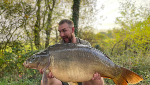 A 35 lb carp from Old Oaks, Dell, Oct 2022