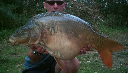 A 27 lb 14 oz carp from Old Oaks, Aug 2006