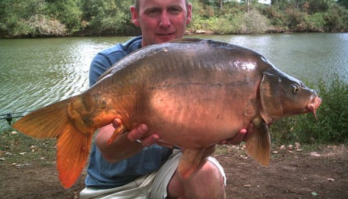 A 28 lb 11 oz carp from Old Oaks, Aug 2006