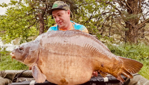 A 49 lb carp from Old Oaks, Teodor Minca, May 2023