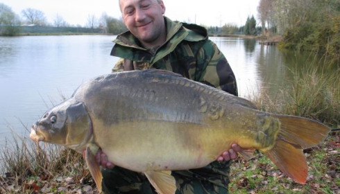 A 29 lb 12 oz carp from Old Oaks, Darrin, Mar 2006