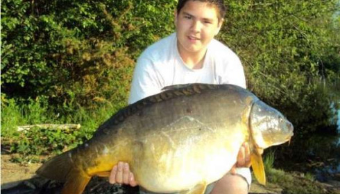A 42 lb 2 oz carp from Old Oaks, Reece Voak, Jun 2010