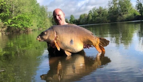 A 56 lb 14 oz fish from Old Oaks, Dave peg 1 new pb, Apr 2023
