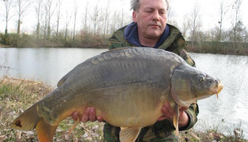 A 23 lb 2 oz carp from Old Oaks, Paul Ashley, Mar 2006