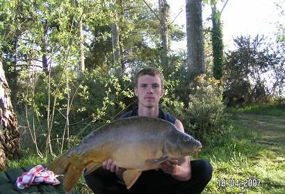 A 23 lb carp from Old Oaks, Apr 2007