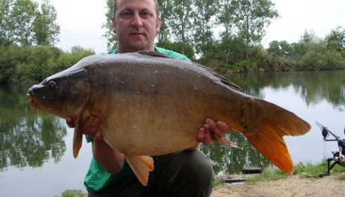 A 24 lb carp from Old Oaks, Jun 2009
