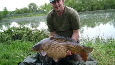 A 41 lb 10 oz carp from Old Oaks, New lake record common !, May 2008