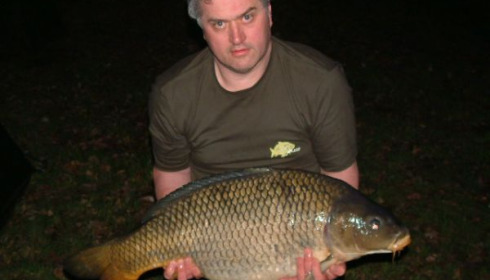 A 33 lb 12 oz carp from Old Oaks, Apr 2006