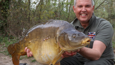 A 40 lb 1 oz carp from Old Oaks, Paul Housego, Apr 2016