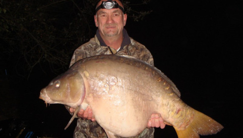 A 42 lb 8 oz carp from Old Oaks, Stephen Knight, Oct 2011
