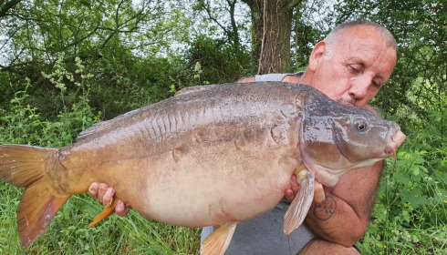 A 44 lb carp from Old Oaks, Jun 2021