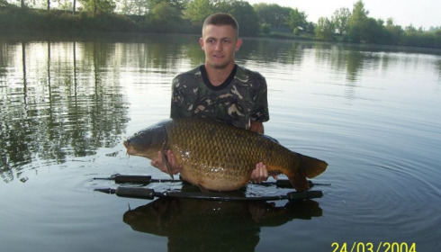 A 53 lb 3 oz carp from Old Oaks, Dale Stewart, May 2012