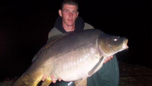 A 33 lb carp from Old Oaks, May 2006