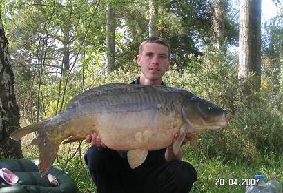 A 36 lb carp from Old Oaks, Apr 2007