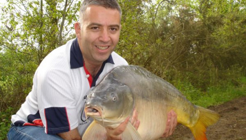 A 28 lb carp from Old Oaks, May 2006