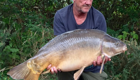 A 38 lb 5 oz carp from Old Oaks, Glen Brooks, Sep 2016