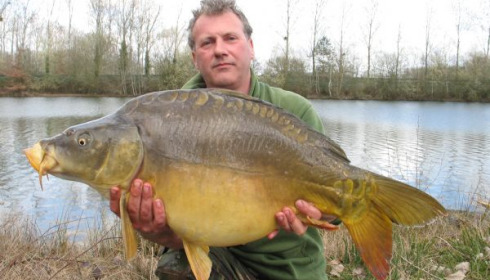 A 26 lb 2 oz carp from Old Oaks, Paul Ashley, Mar 2006