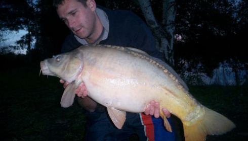 A 26 lb carp from Old Oaks, Oct 2006