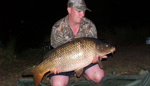 A 33 lb carp from Old Oaks, Sep 2006