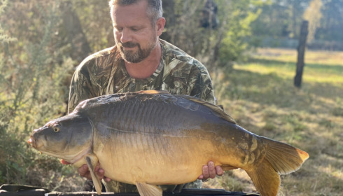 A 39 lb 1 oz carp from Old Oaks, Darren Garrett, Sep 2021