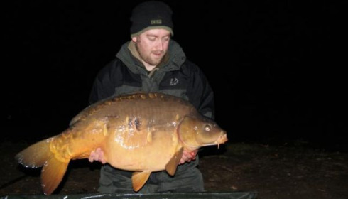 A carp from Old Oaks, Mr Neales & Mr Markham, Mar 2011