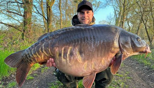 A 64 lb 8 oz fish from Old Oaks, 64 peg 5, Apr 2023
