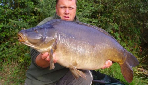 A 34 lb 4 oz carp from Old Oaks, Pb !, Aug 2007