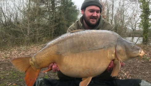 A 42 lb 6 oz carp from Old Oaks, Neil Murray, Mar 2018