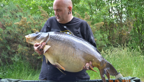 A 58 lb 12 oz carp from Old Oaks, New lake record mirror , May 2013