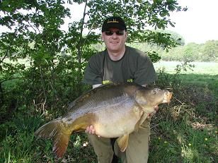 A 28 lb 12 oz carp from Old Oaks, Apr 2007