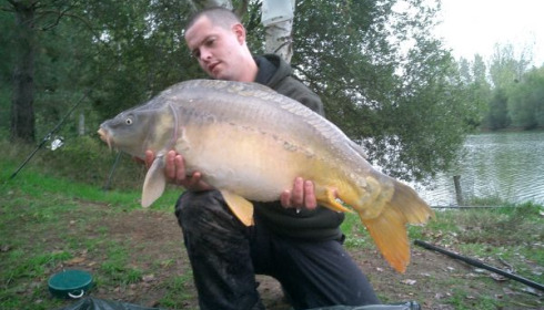A 27 lb carp from Old Oaks, Oct 2006